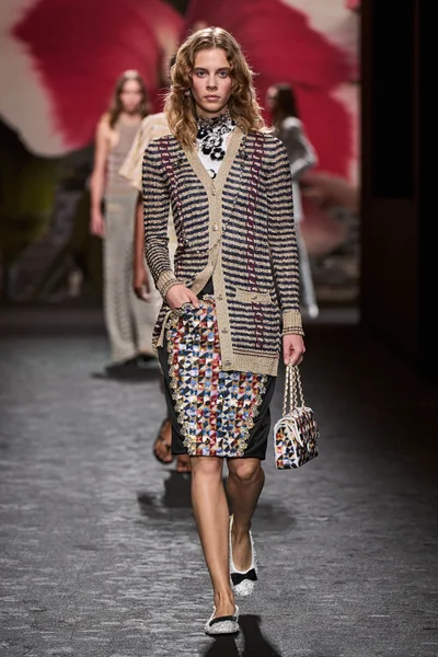 Look 51
